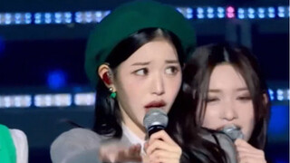 ฉันเริ่มควบคุมสีหน้าตัวเองไม่ได้แล้ว ทำไมดอกไม้ไฟพวกนี้ถึงยิ่งน่าตื่นเต้นขึ้นเรื่อยๆ นะ