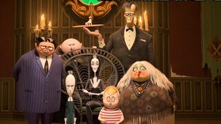 ครอบครัว Addams พาแมว KT สัตว์เลี้ยงสุดน่ารักลงจากภูเขาไปทักทายเพื่อนบ้าน!