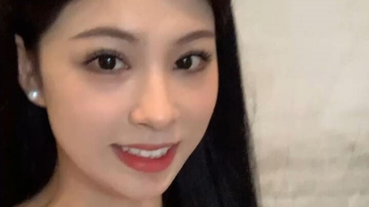 พ่อที่รักดู๋ แม่ที่ป่วยน้องสาวที่ไปโรงเรียน เธอผู้แตกสลาย
