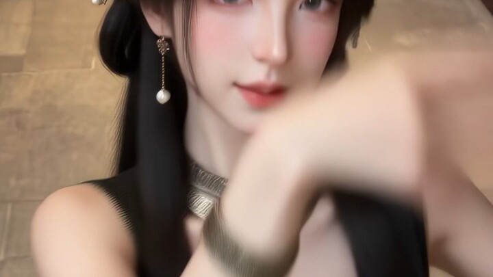 Mai Nghiêm Chi xuyên không vào câu lạc bộ hiện đại