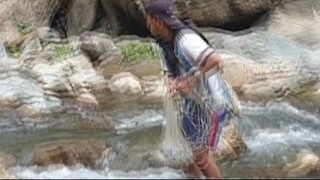 cast netting in Nepal | himalayan trout fishing with handmade cast net |
