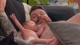 When adorable babies imitate their dads