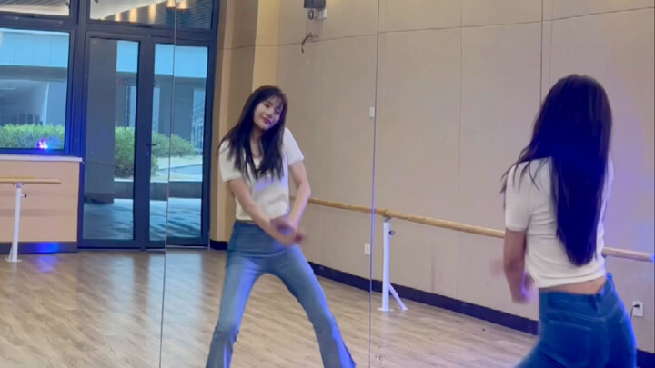 Vừa béo lên - 4minute Peach Choreography Áo phông trắng + quần jean = yêu thích