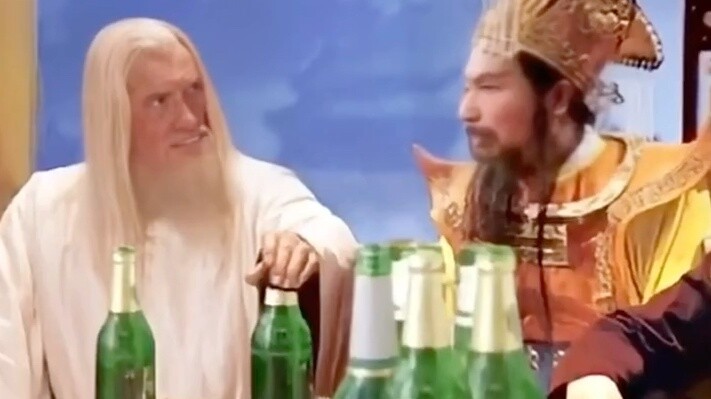 Gandalf dan suami Thor Odin pergi ke surga untuk minum dan membual dengan Kaisar Giok, tetapi Kaisar