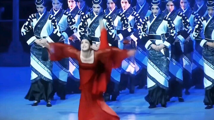"The beauty dances like a lotus, which the world has never seen." "Tang Shiyi" Classical Dance