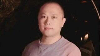 摇一摇开屏广告的发明者找到了，就是这个B