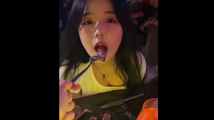 Who can not love a girl who has a natural blush?