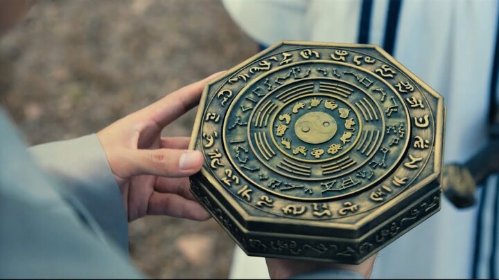 Man Discovers A Legendary Ancient Box That Gives Immortality To Its User