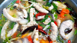 ต้มยำปลาช่อน แซ่บจี๊ดจ๊าด ซดน้ำร้อนๆ Spicy Snake Head Fish Soup