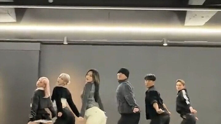 VIVIZ - MANIAC unexpectedly rises in the rankings of the music source of "Butt Challenge"