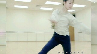 เหลียงเสี่ยวปิง ราชินีแห่งชุดเต้นรำผสมกลายเป็นนางฟ้าแห่งบัลเล่ต์