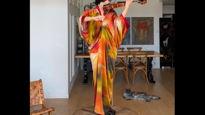 «على بعد خطوة واحدة» التعرف على المرأة من رائحتها، عزف منفرد على الكمان