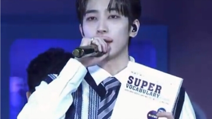 Viên Hựu: Phim sớm chiếu xong rồi đấy! Ai bảo các người chỉ biết chăm chăm nhìn mặt tôi chứ!