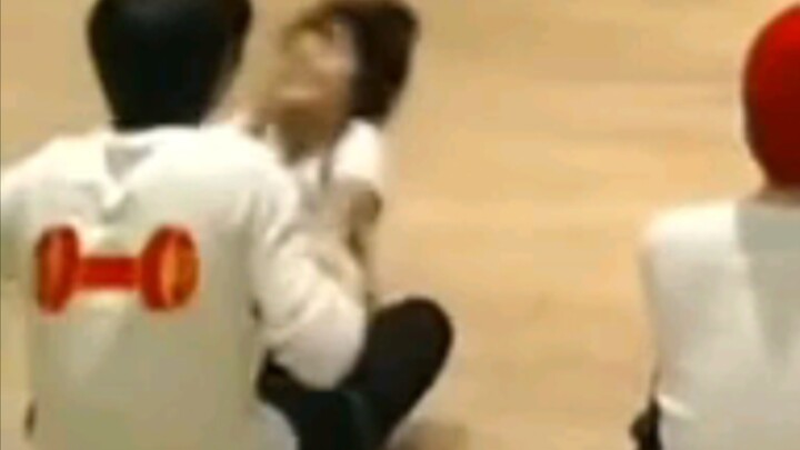 Gập bụng: Tập chung với người khác vs tập chung với Kwon Soon-young