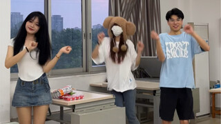 Hadiah 520 untuk Bunga Kelas dan Beruang Badut