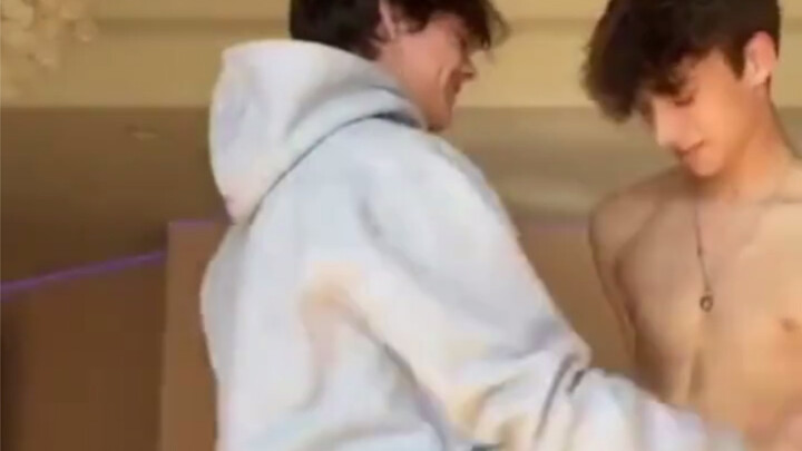 【جانثوني】مجموعة أخوة مشاهير الإنترنت الأوروبيين والأمريكيين على تيك توك