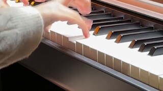 Cảnh báo năng lượng cao!!! Tôi vô tình ghép hai bài hát này lại với nhau trên chiếc điện thoại có th
