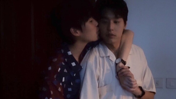 Tiểu Kim ơi, tự đắc quá đi mất, được LP hôn rồi!