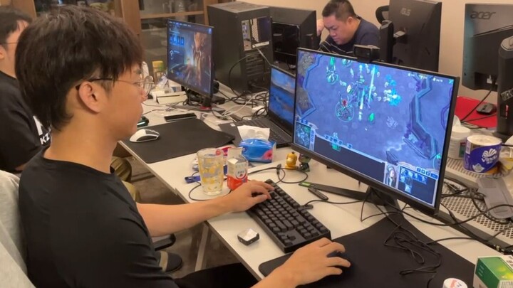 李培楠成都训练营星际神族第一视角实拍