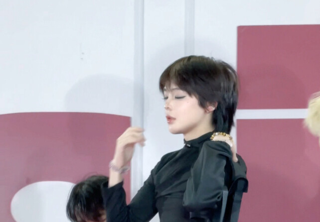 First time trying out a cool yet exhausting dance! Attic fans, gather 'round! 04 male college roadsh