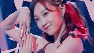 [Li Zixuan] Red, black, sweet and cool style "Chinese" stage live shot