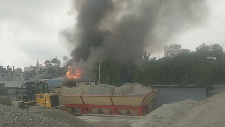 Fire breaks out at gas warehouse