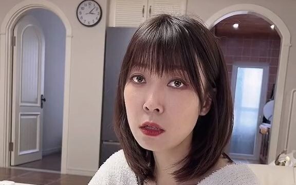 Chưa rõ toàn bộ sự việc thì chưa vội bình luận; dù chuyện gì xảy ra, trước hết hãy lắng nghe con trẻ