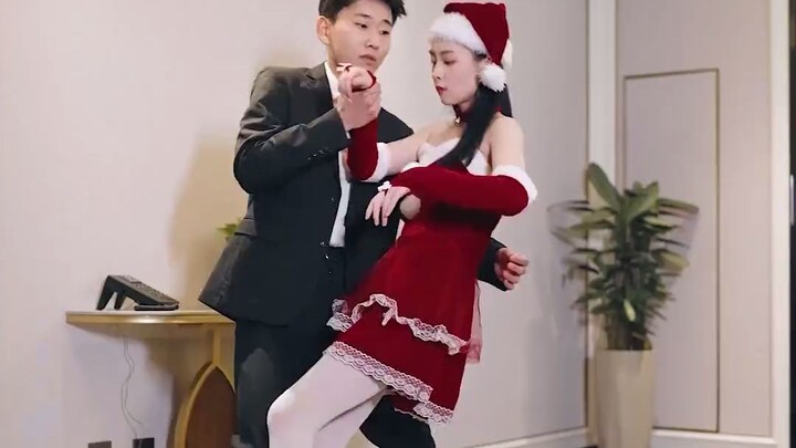 Tổng tài tổ chức Giáng sinh cho tôi, cô nàng trà xanh lại đến quấy phá! Yêu Hận Tình Thù – bối rối n