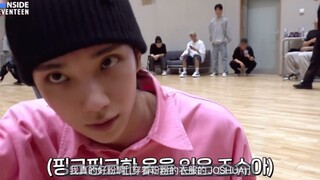 This person has his own dopamine outfit. Little girls just have to wear pink and tender colors. Haha