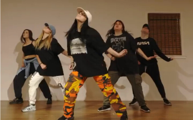 【Jojo Gomez】Akhirnya menunggu versi studio tari Kaycee untuk menjadi bintang tamu dalam koreografi J