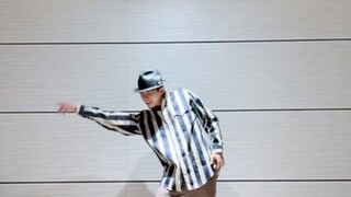 ภาพหลอน ฉบับฟรีสไตล์ - จางโหย่วหรงกระดูกเปราะ!!! (การแสดงเต้นสด)