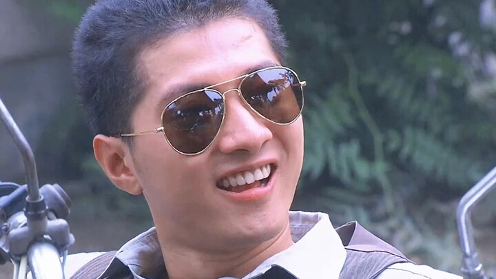 “Dia adalah nyonya muda ketiga dari keluarga Long, dan kamu adalah tuan muda kedua dari keluarga Lon