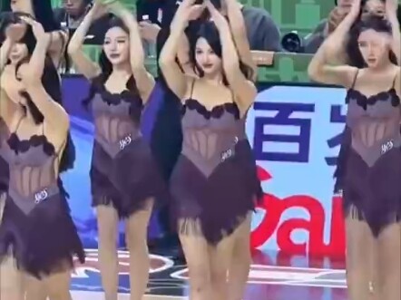 فريق تشونغشي للتشجيع في نانجينغ يحصد 2.8 مليون إعجاب على المنصات الخارجية! وسائل إعلام أجنبية: فرق ا