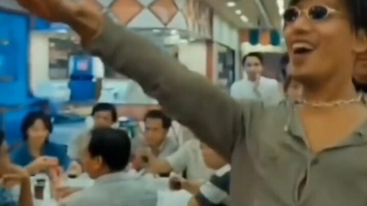 ฉันไม่รู้จักคนพวกนี้เลย น่าจะดูสุภาพเรียบร้อยกันทั้งนั้นนะ