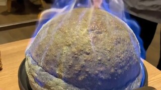 طلب أحد مستخدمي الإنترنت "بيتزا قنبلة" في مطعم في سيول، كوريا الجنوبية... أتساءل ماذا سيفكر الإيطالي