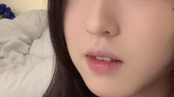 The era of the buck-toothed girl has finally arrived!