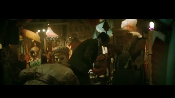 Renfield Fighting with a Giant Man