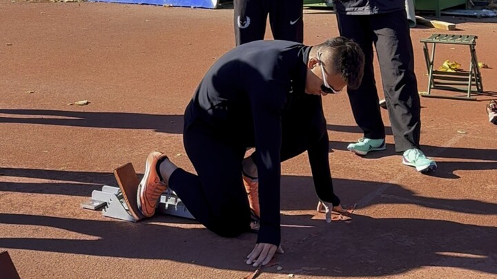 The close-range advantage lies in shifting your center of gravity and leveraging inertia. Grab a par