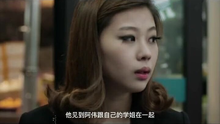 رجل يختار فقط الفتيات الجميلات لاصطحابهن إلى المنزل، اتضح أنه يريد تحويلهن إلى دُمى (الجزء الأول)