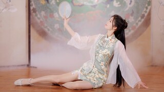 Chinese style dance in Qipao