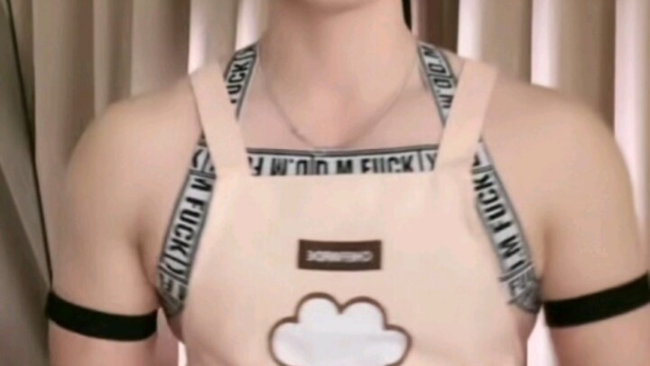 【เติ้งเถียวหู่หลี่เฉาเกอ】ผ้ากันเปื้อนของคุณแม่ชายล้วนเป็นสีชมพู