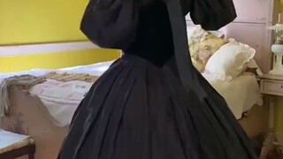 19世纪50年代英国女性的服饰，戴上头饰的那一刻让人联想到了简·爱