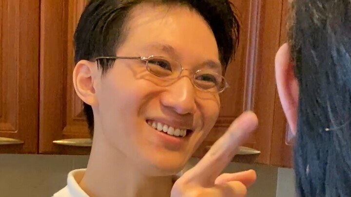 "Beraninya kau mengatakan itu~"