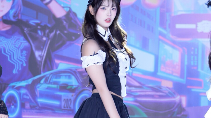 【โจ๊กเกอร์】ดีลเลอร์สาวสวยแจกไพ่ออนไลน์