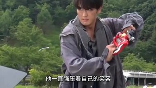 原来伏井出k在现实生活中是一个开朗的阳光大男孩，看来在饰演伏井出k的时候，渡边邦斗下了很大的功夫呀。 #特摄剧 #渡边邦斗 #伏井出k