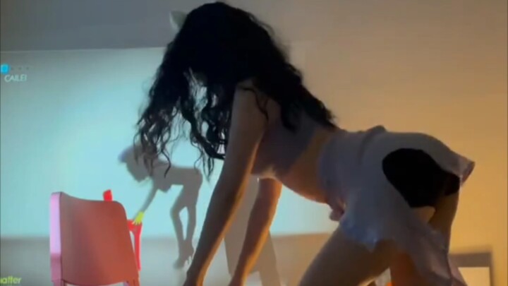 ทำไมไม่มีใครดูเวอร์ชันเก้าอี้ของ Rich Girl? พอเต้นจบก็กลายเป็นสาวแซ่บกันหมดเลย!