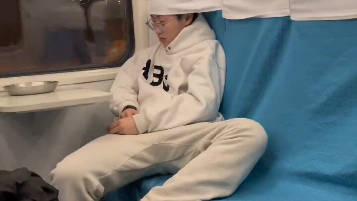 Đi tàu bao nhiêu năm rồi giờ mới biết cái này dùng để làm gì #Ai-cũng-không-nghĩ-tôi-mới-biết