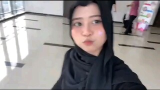 si cantik yang lagi viral