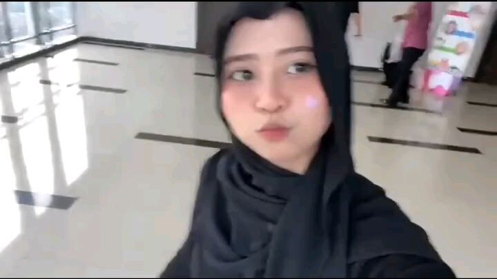 si cantik yang lagi viral