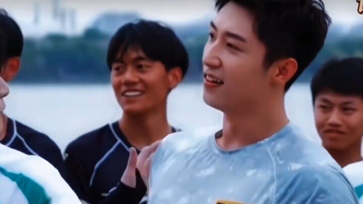 Jingyu has big muscles, Jingyu has big muscles.